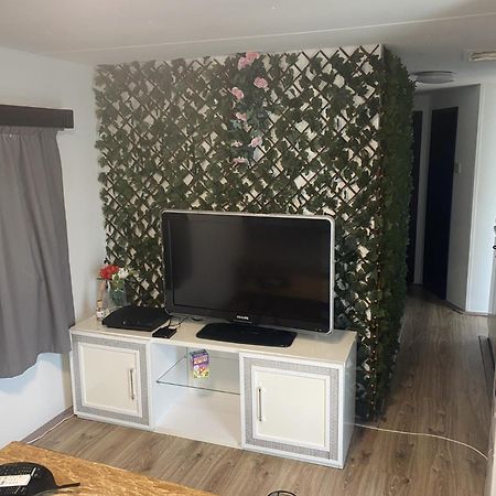 Gezellige Stacaravan Scherpenisse Exterior foto